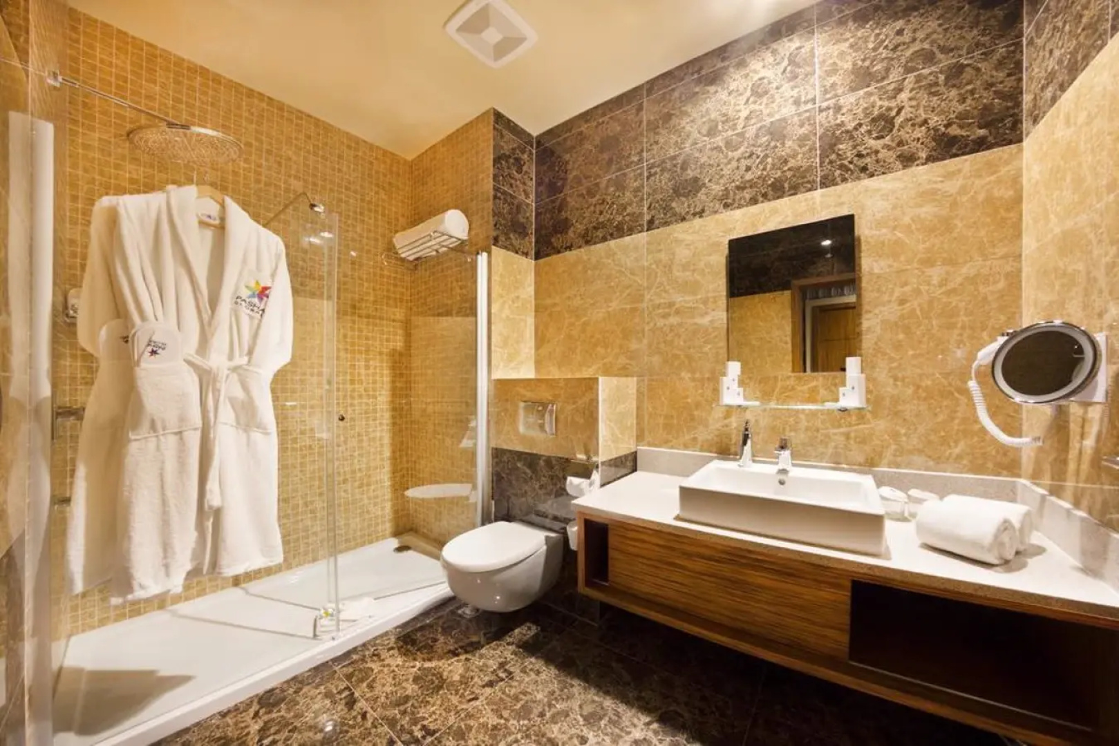 Atlantis Hotel & Casino