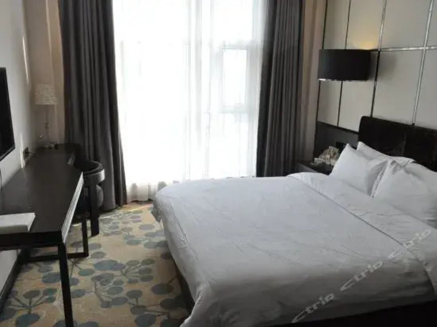 H Exquisite Hotel