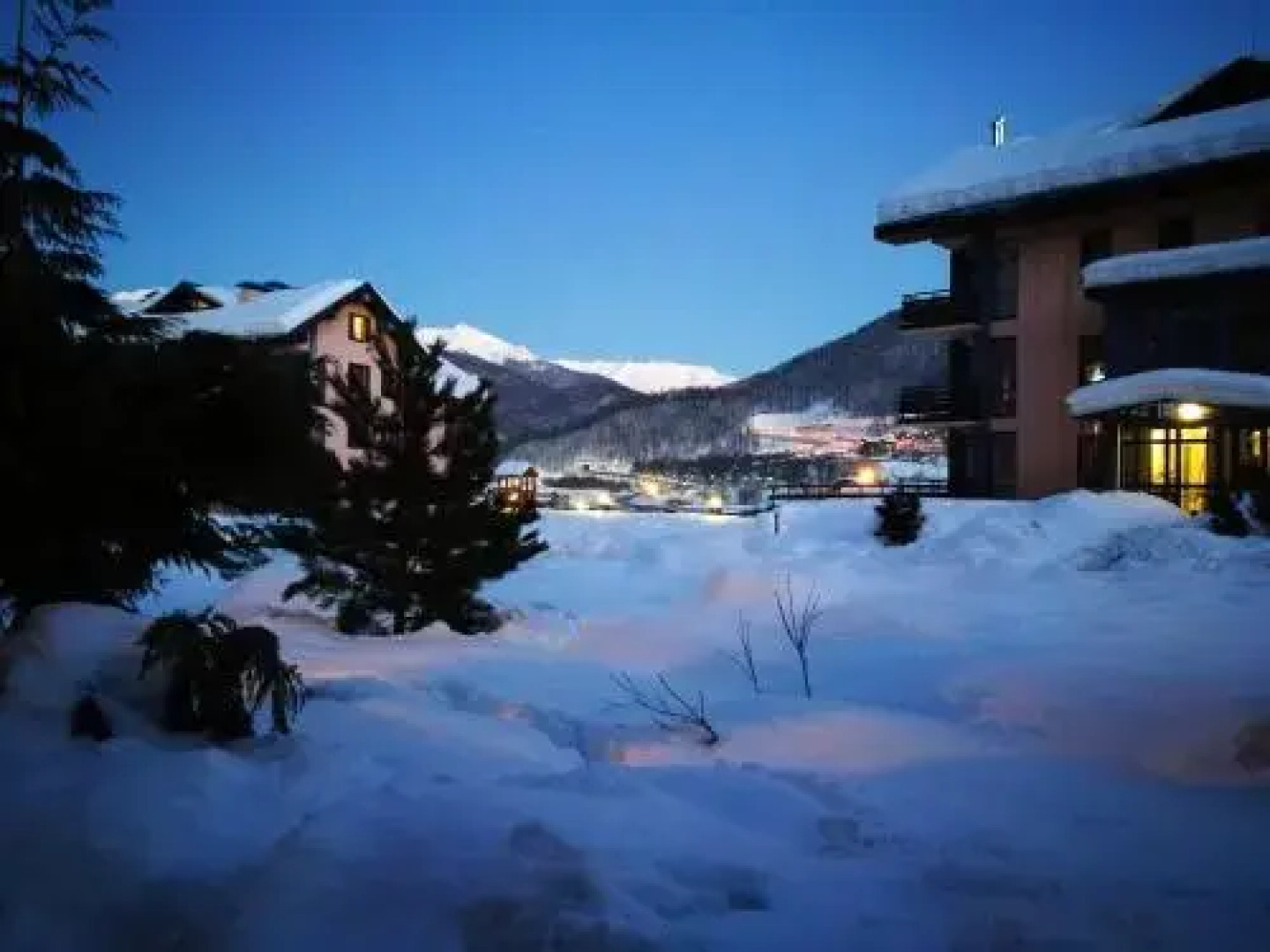 Apartment on Zashhitnikov Kavkaza 77/2