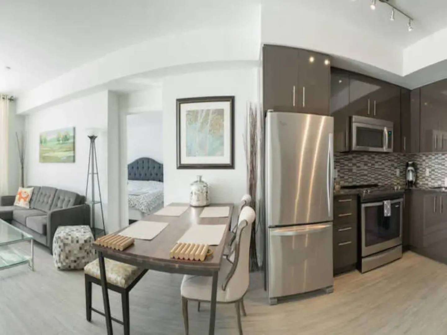 LM Stays - Condo in the Glebe