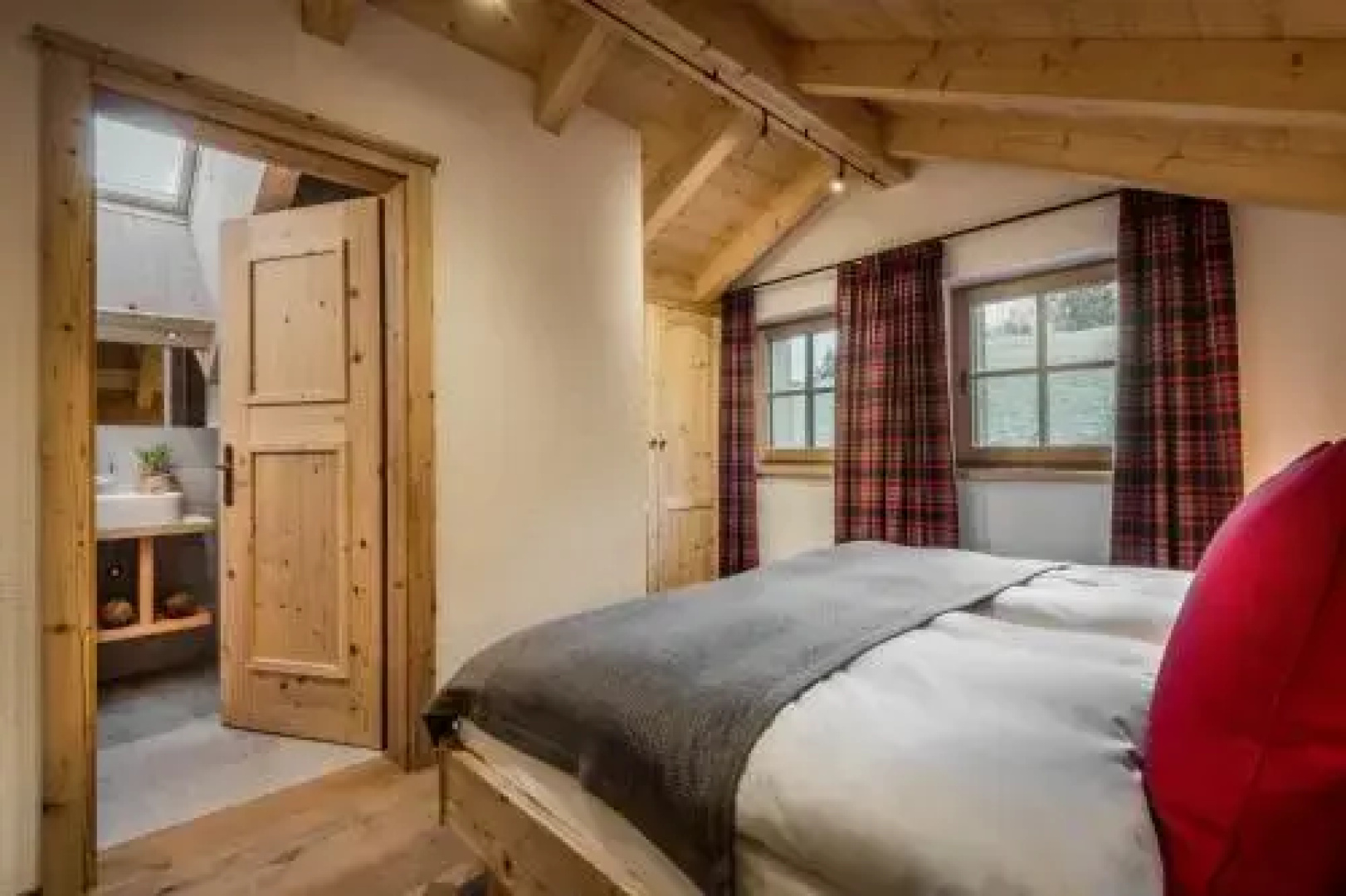Mountain Chalet Pia