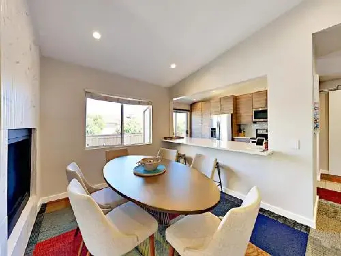 72 Corniche Condo #F - 2 Br condo by RedAwning