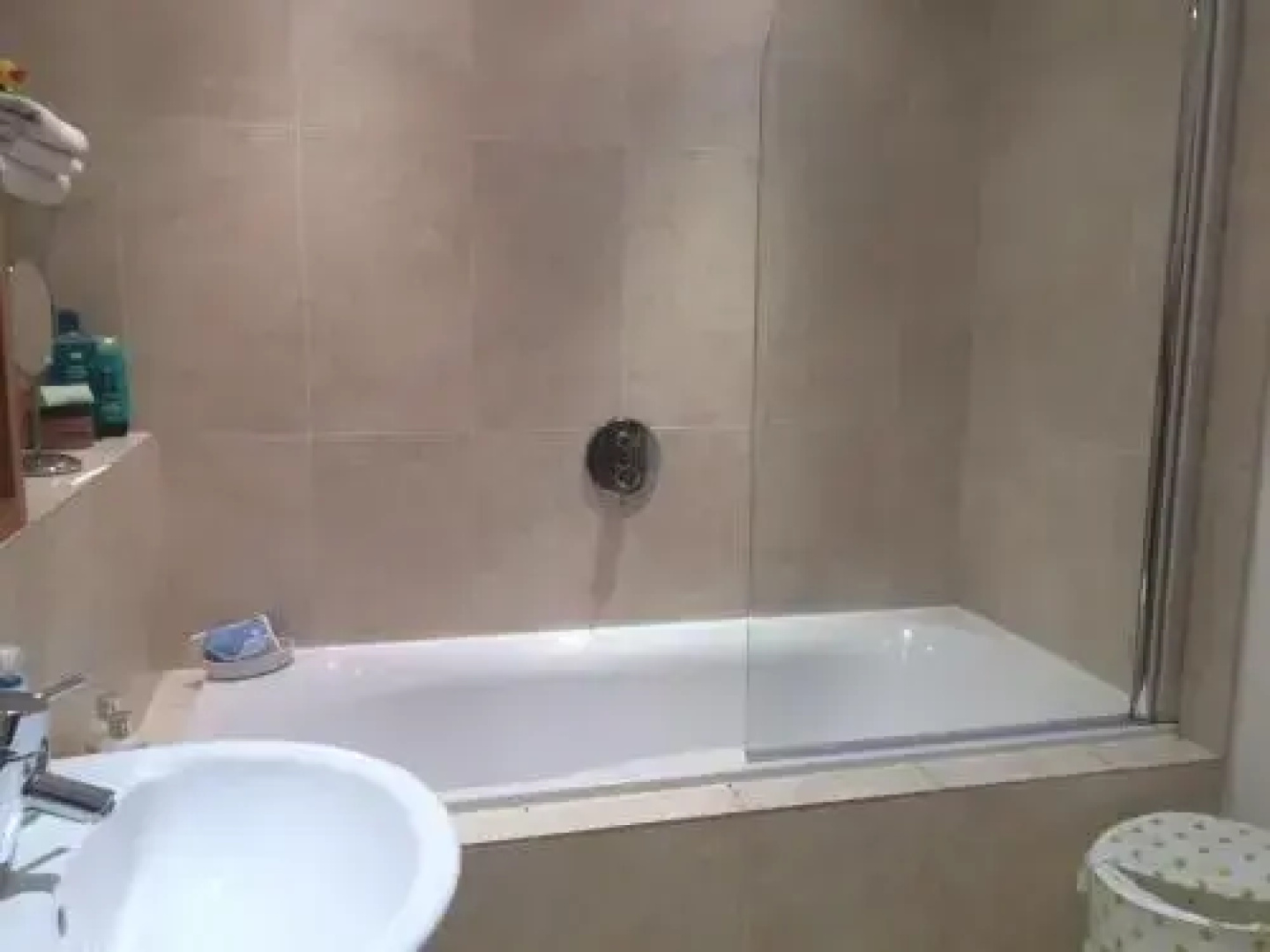 Crystal Suites Huddersfield