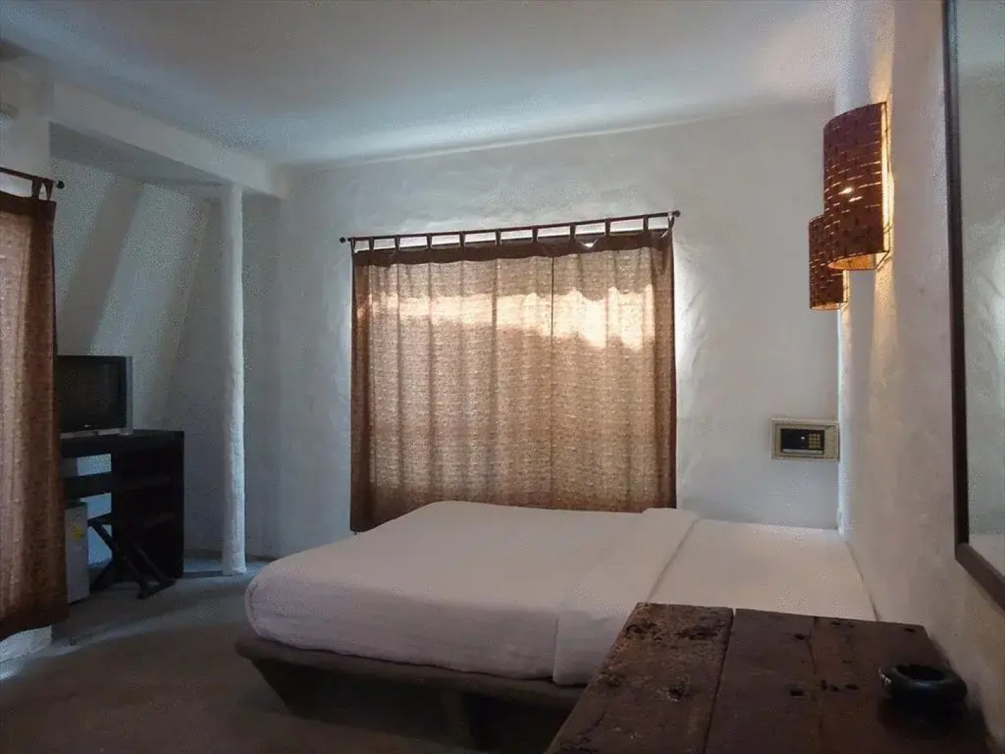 OYO 1103 Pirates House Hotel