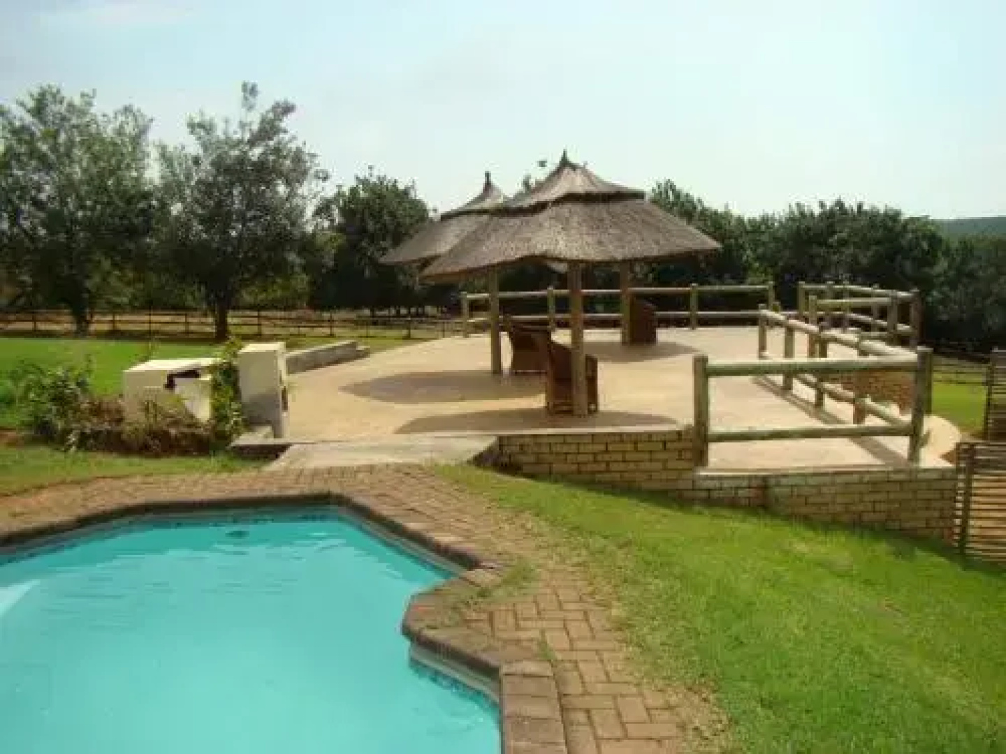 Tsanana Log Cabins and Mullberry Lane Suites