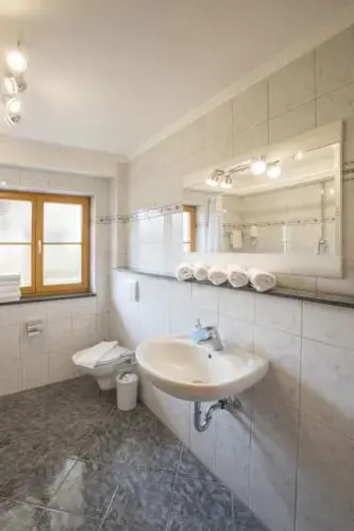 Golden GaPa Penthouse 1