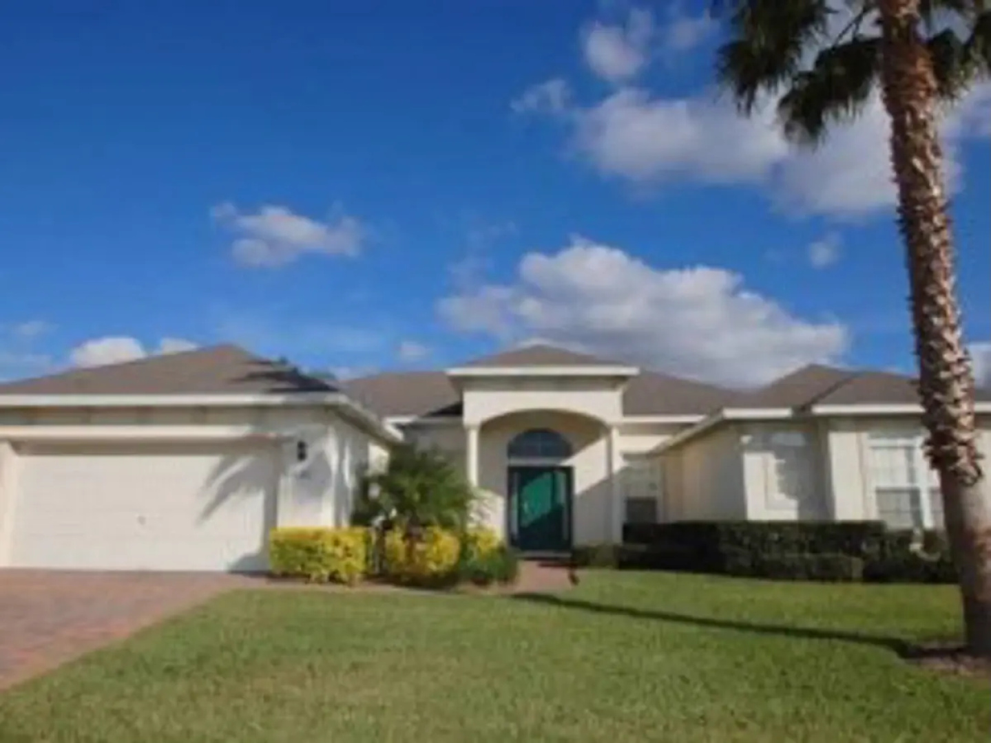 642 Summer Dream 4 Br villa by RedAwning