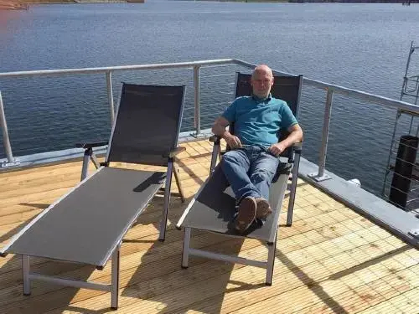 Schwimmendes-Haus-Hausboot-ANTARES-ONE