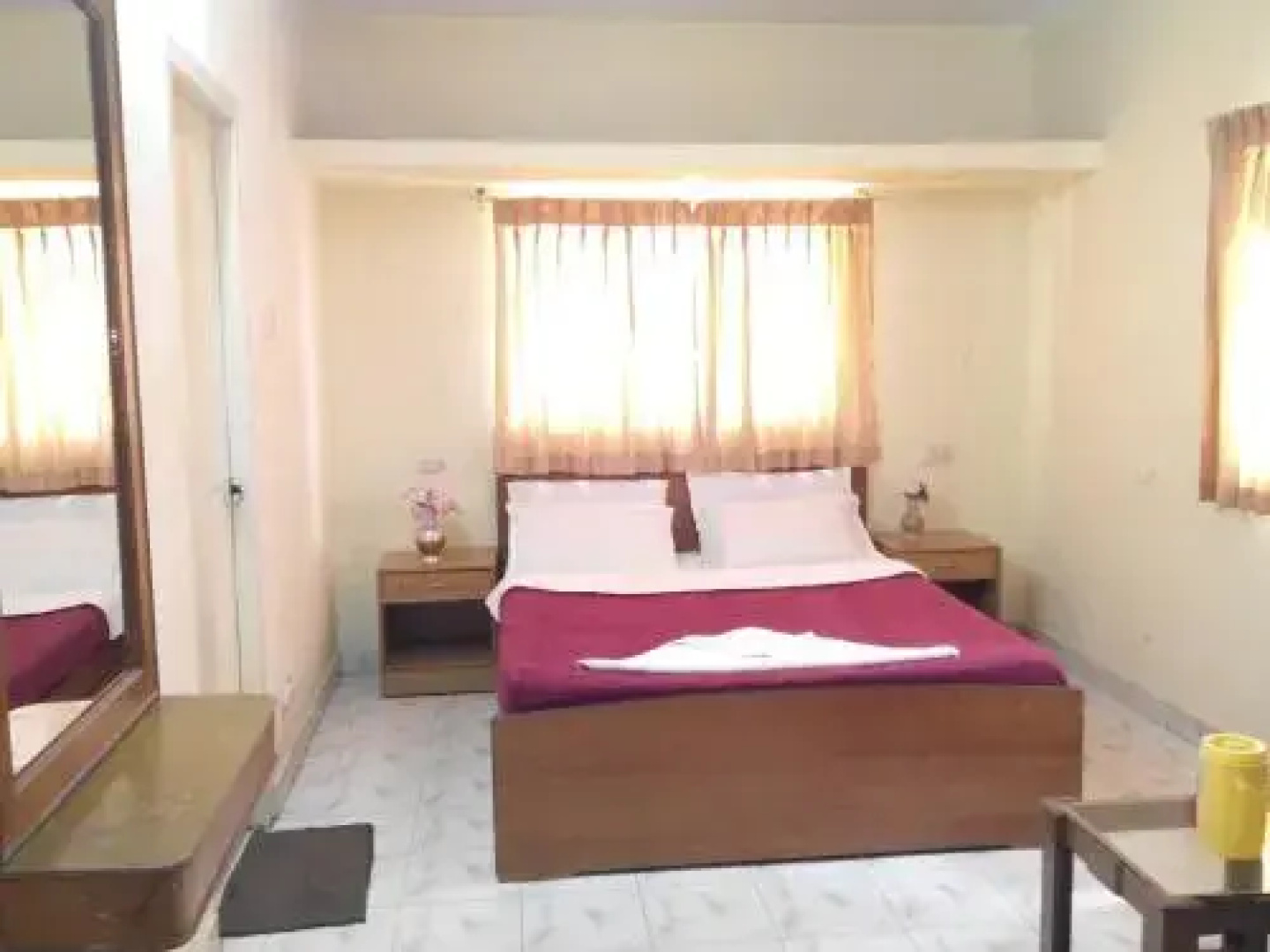 Maruthi Cottages