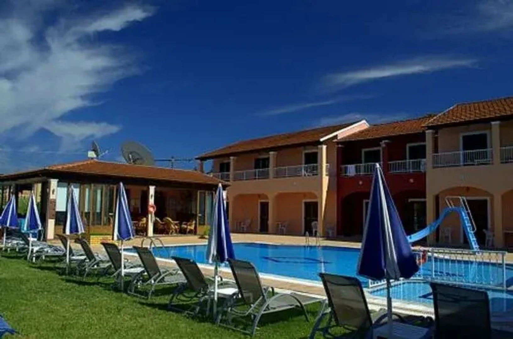 Koursaros Apartments