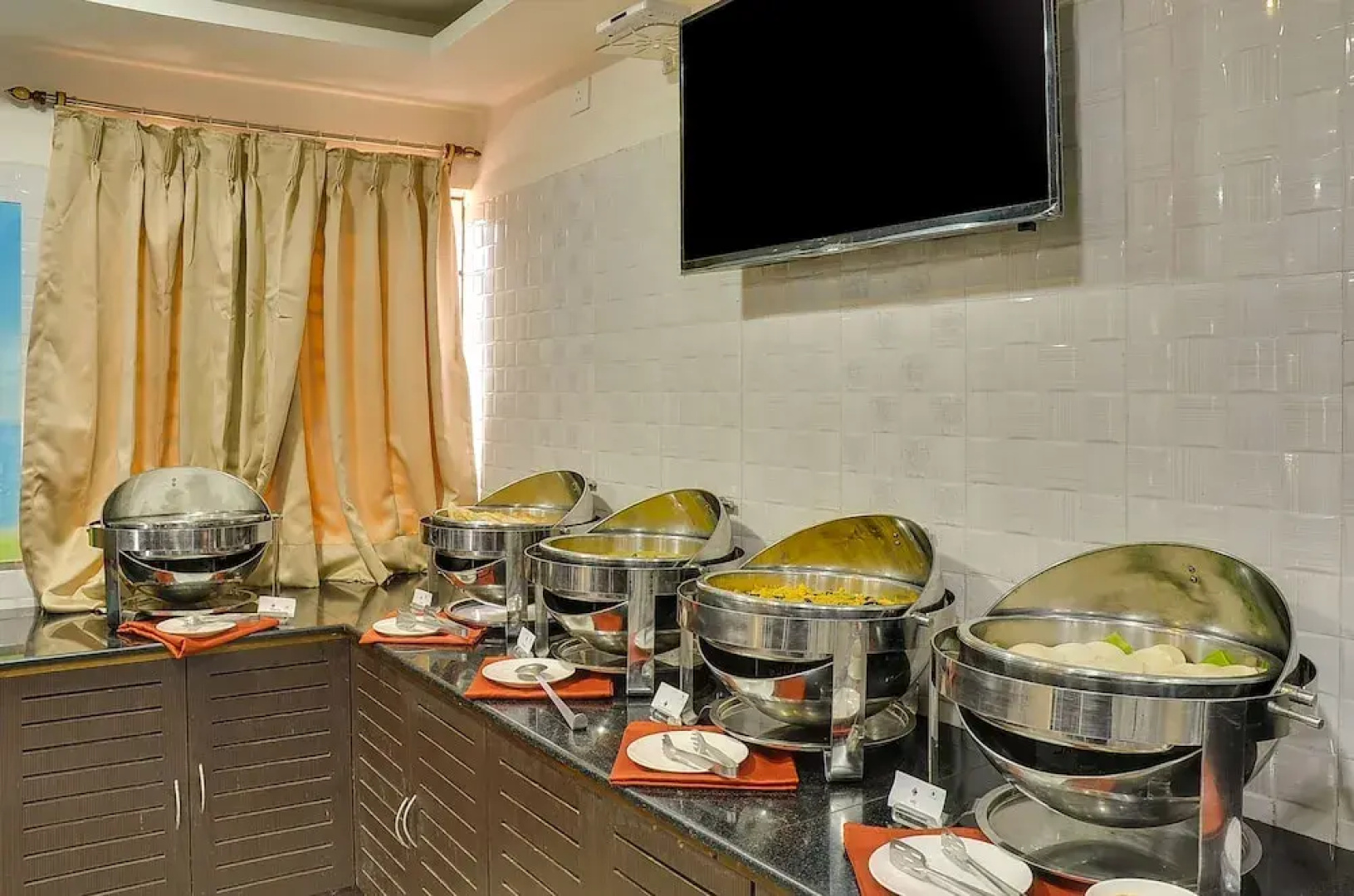 Cozzet Hotel