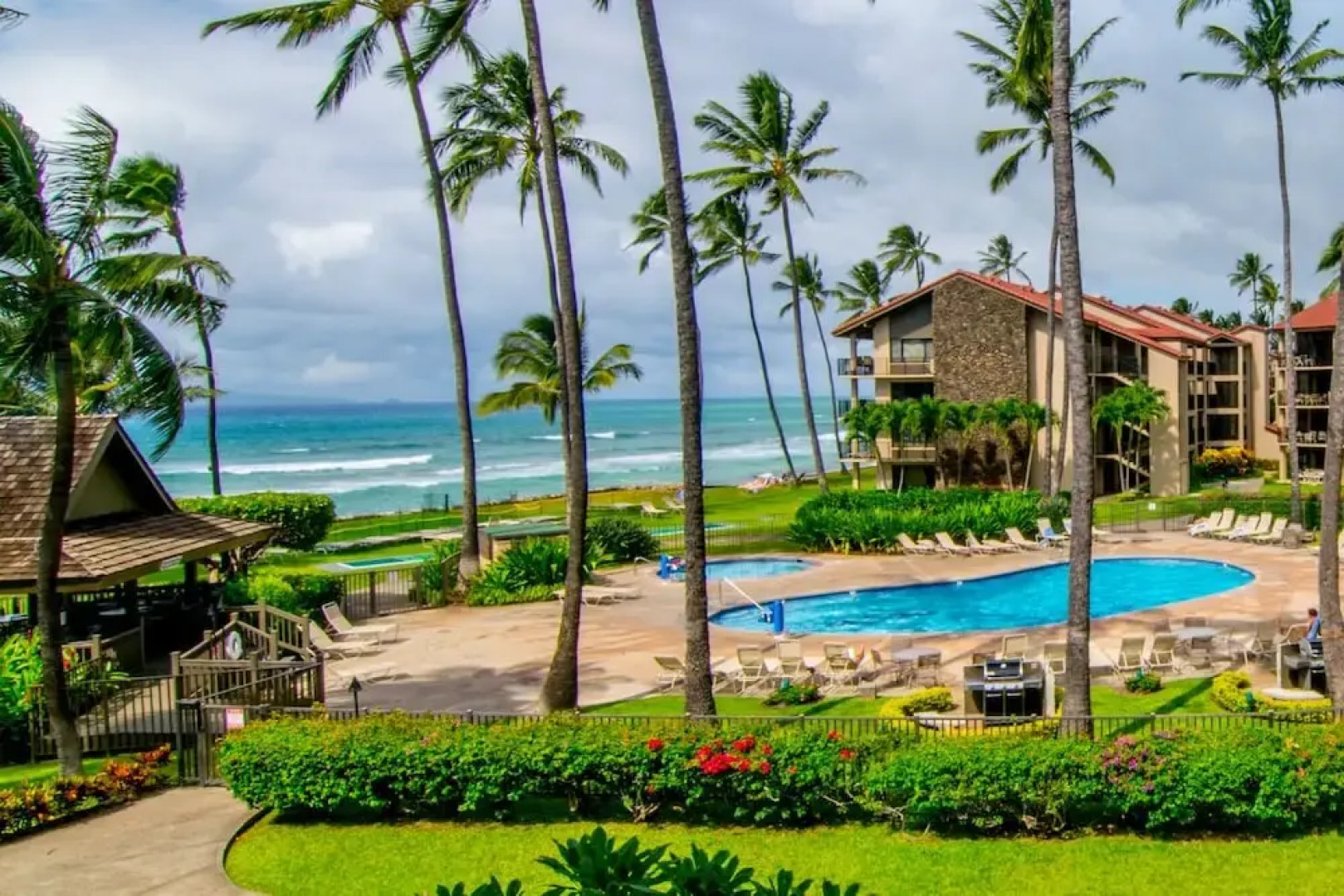 Papakea E304 by RedAwning