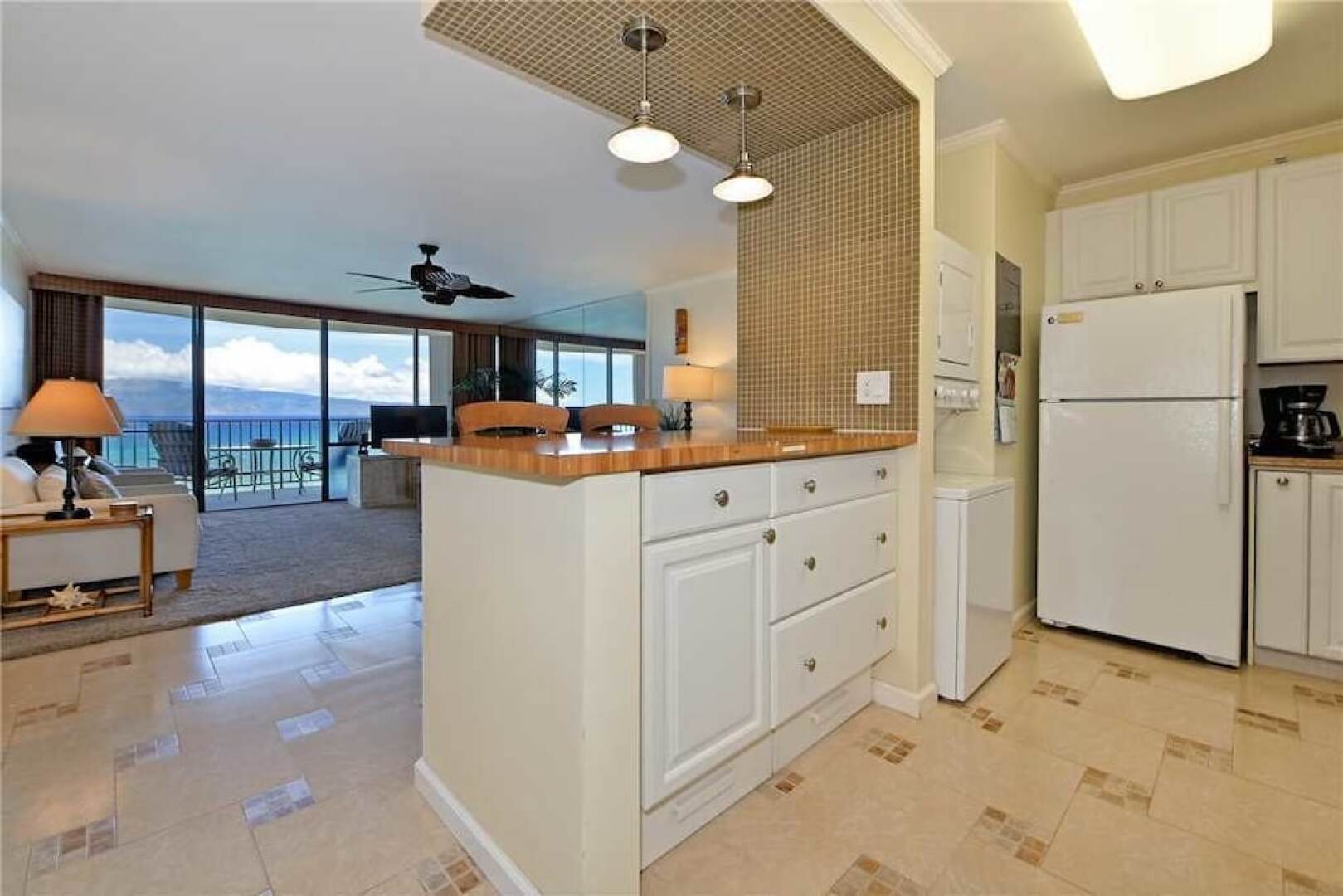 Valley Isle 809 by RedAwning