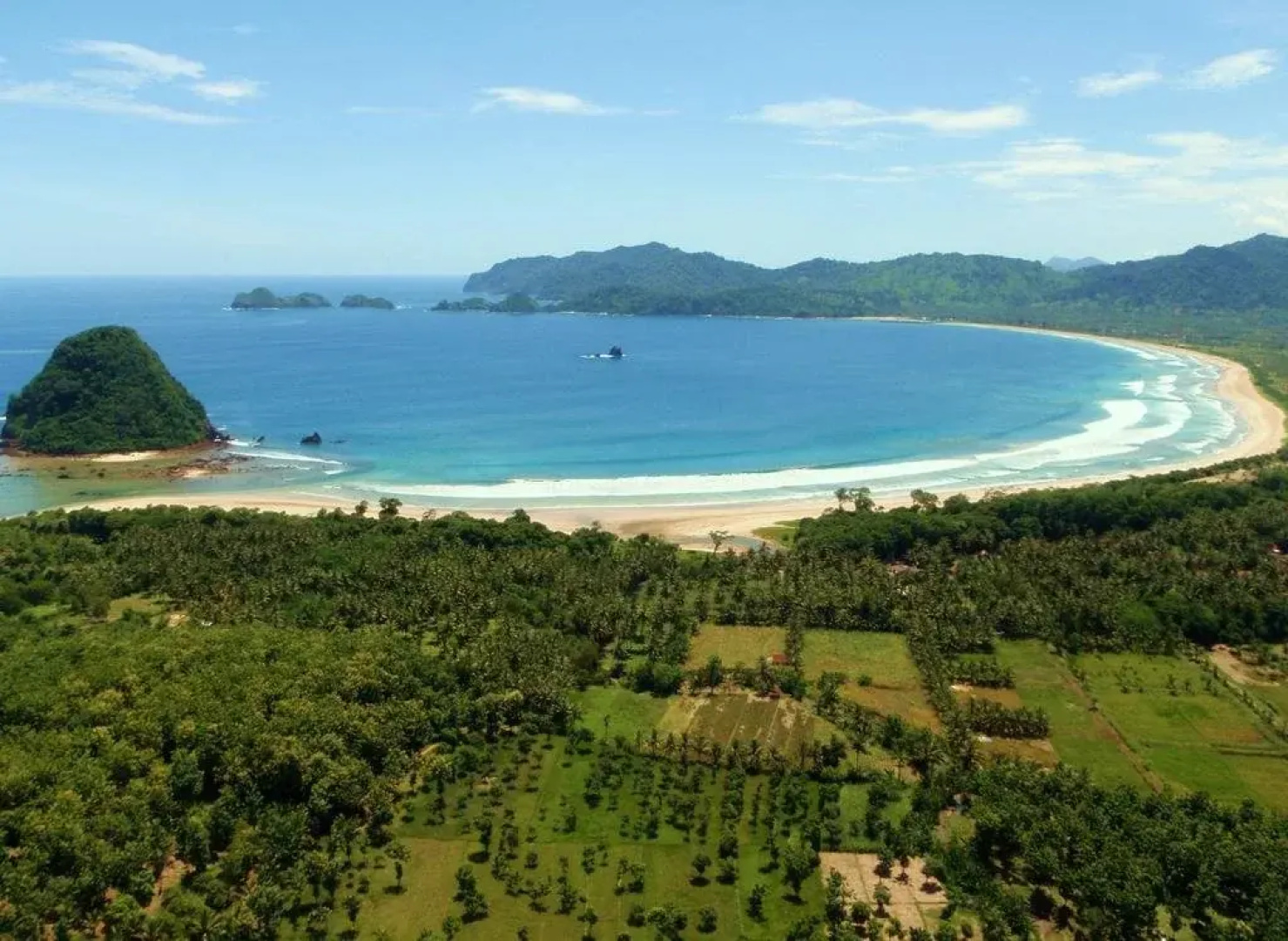 Mojosurf Camp Red Island
