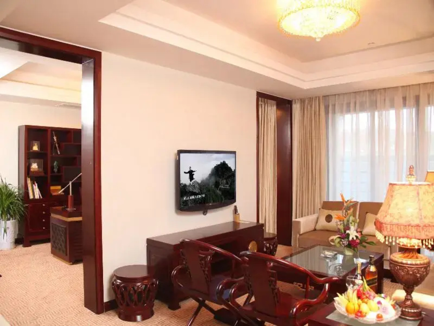 Wudangshan Jianguo Hotel