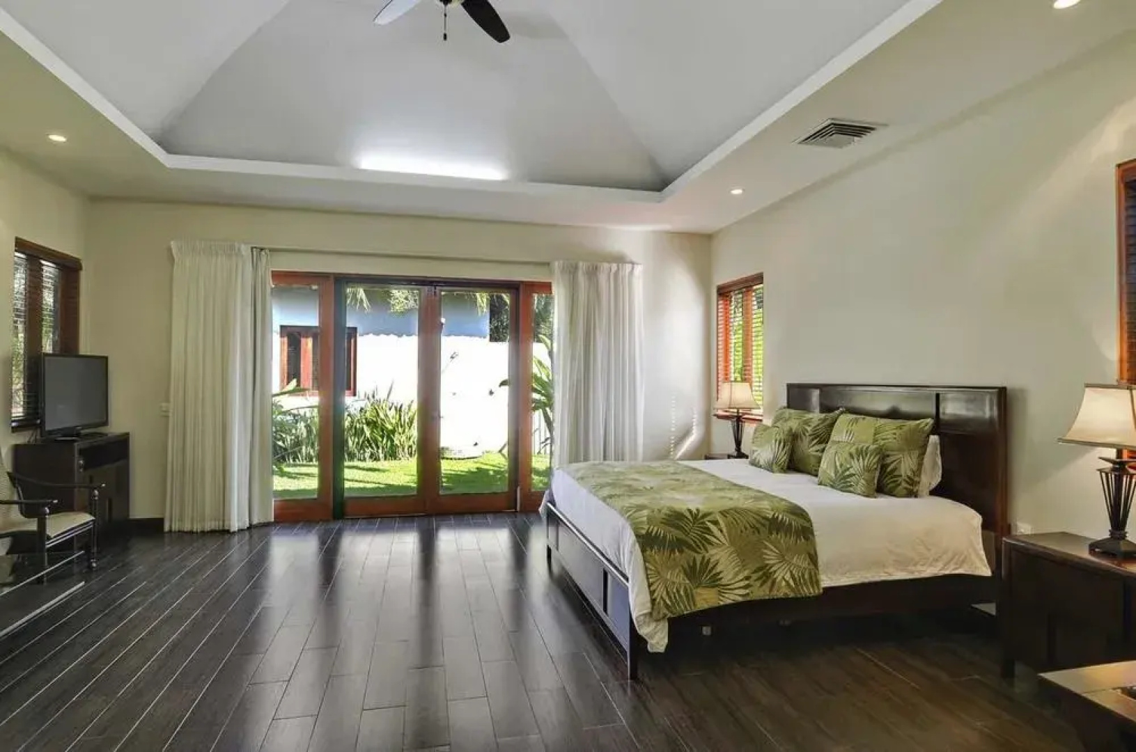 Casa Oasis Close to Beach Golf, Surf and More by RedAwning