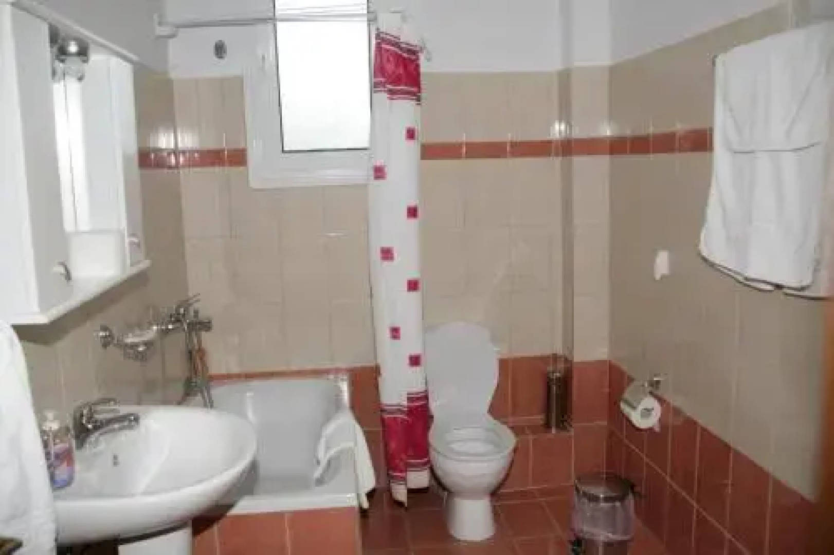 Elanthi Hostel