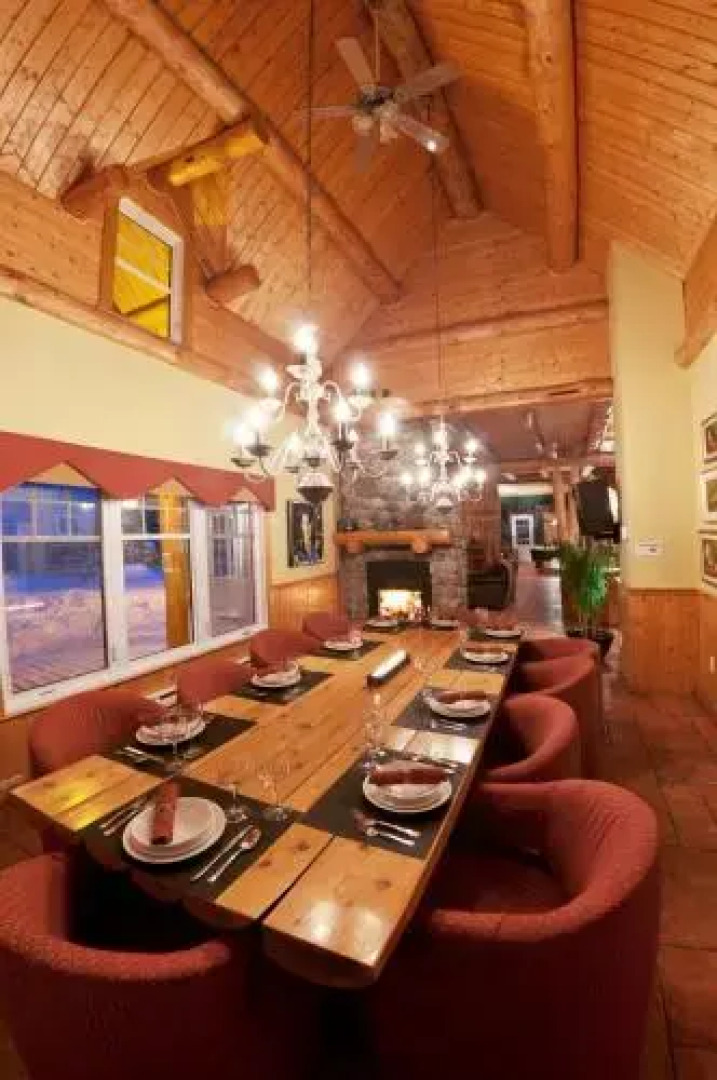 Grand Chalet en Bois Rond