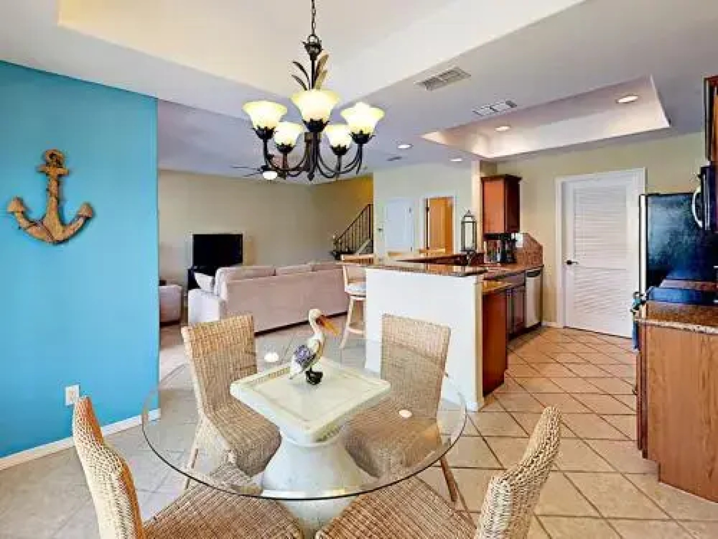 6 Harbor Town House - 3 Br townhouse by RedAwning