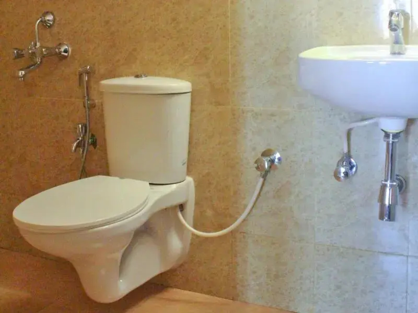Amoura Guest House
