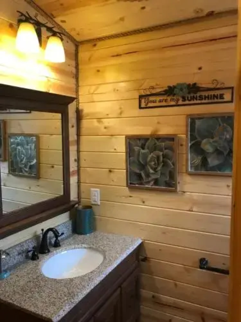 AK Vacation Cabins Woodland Hollow Log Cabin