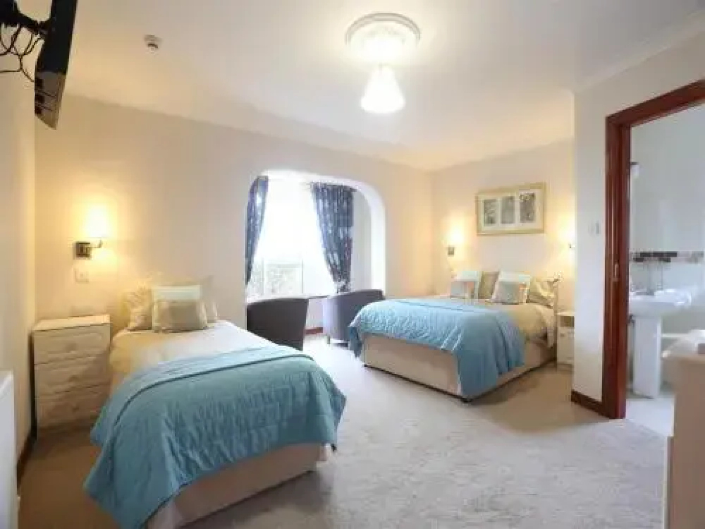 The Arches Country House