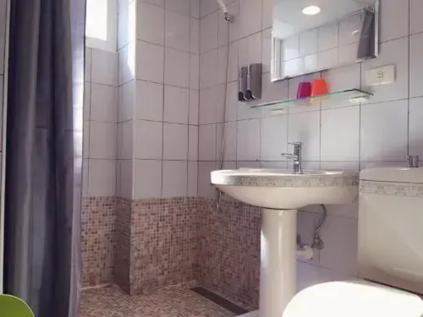 Enjoy Life Youth Hotel