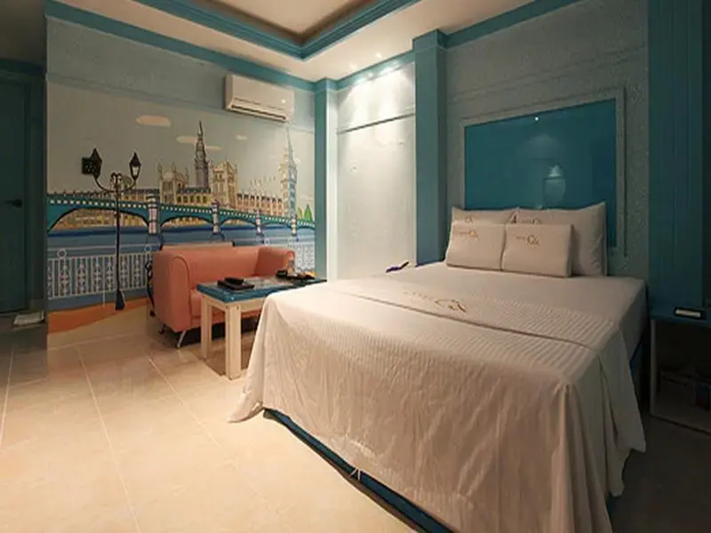 Hotel C&