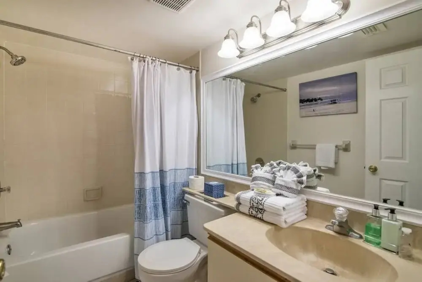 Shorewalk Vacation Condo 15 minutes to Bradenton Beach Entire Condo