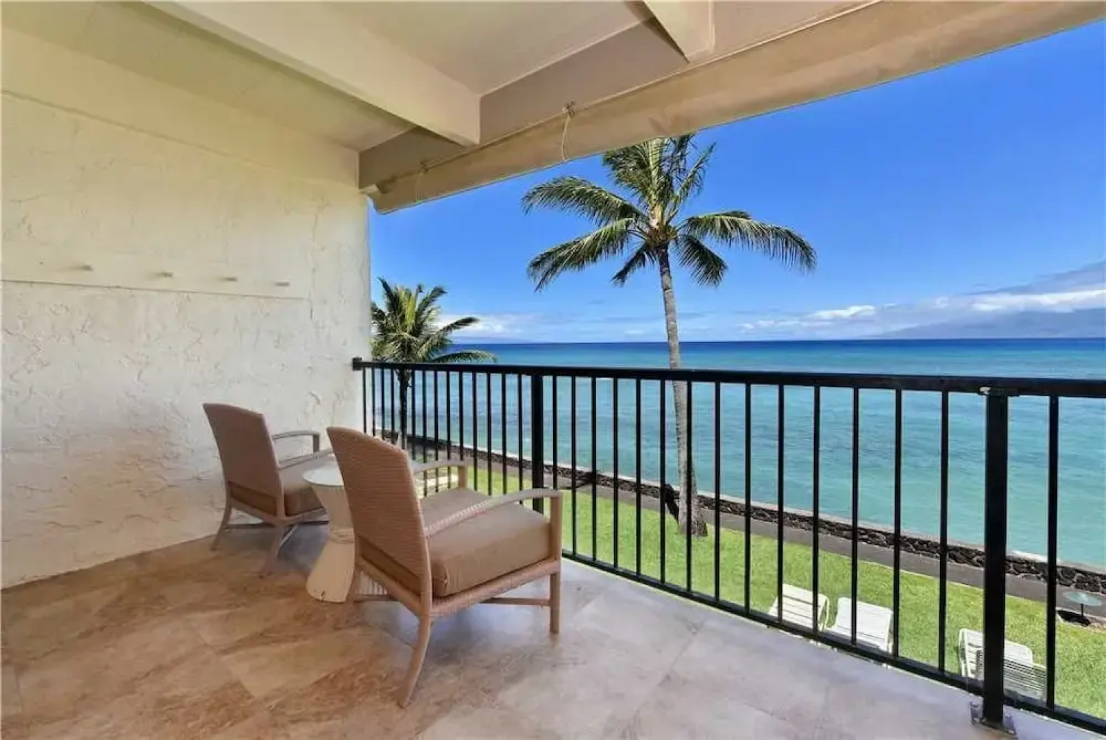 Lokelani #A205 - 2 Br condo by RedAwning