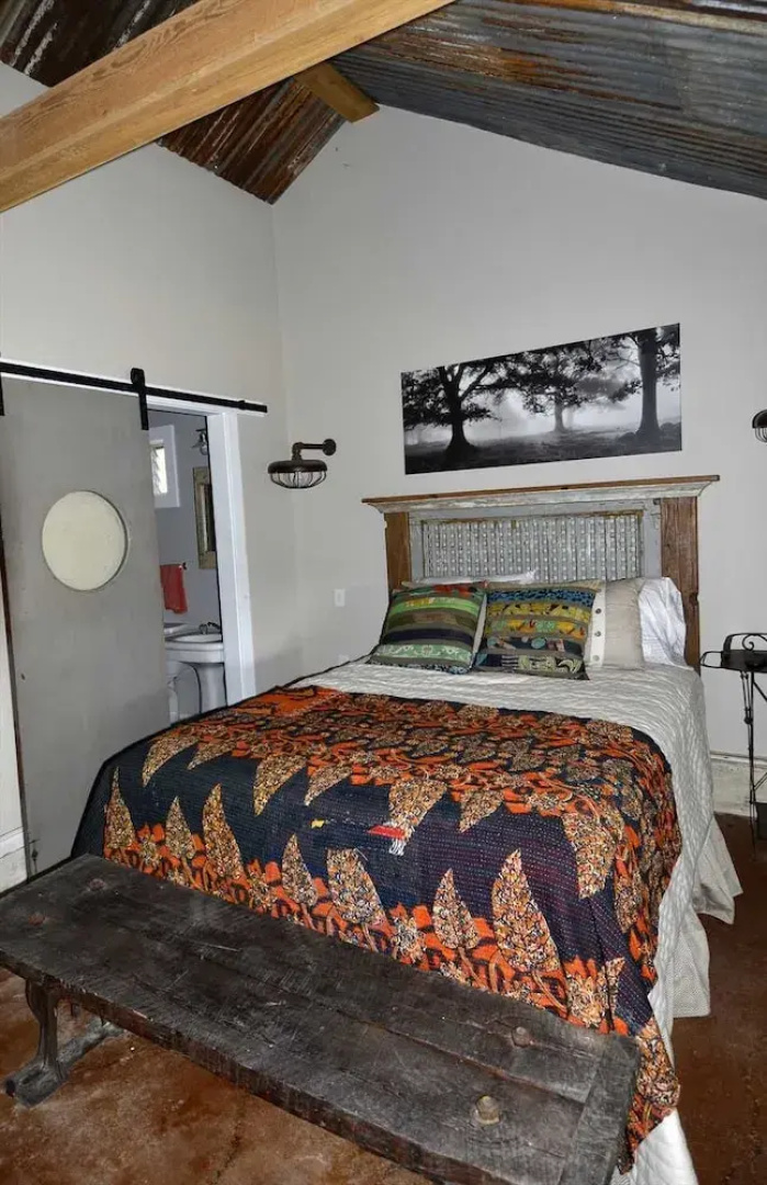 Brazos River Cabin - Studio Cabin
