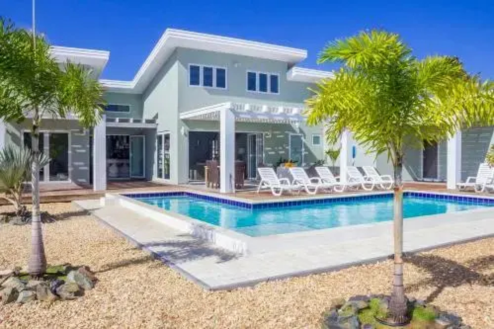 Malmok Beach Break Villa