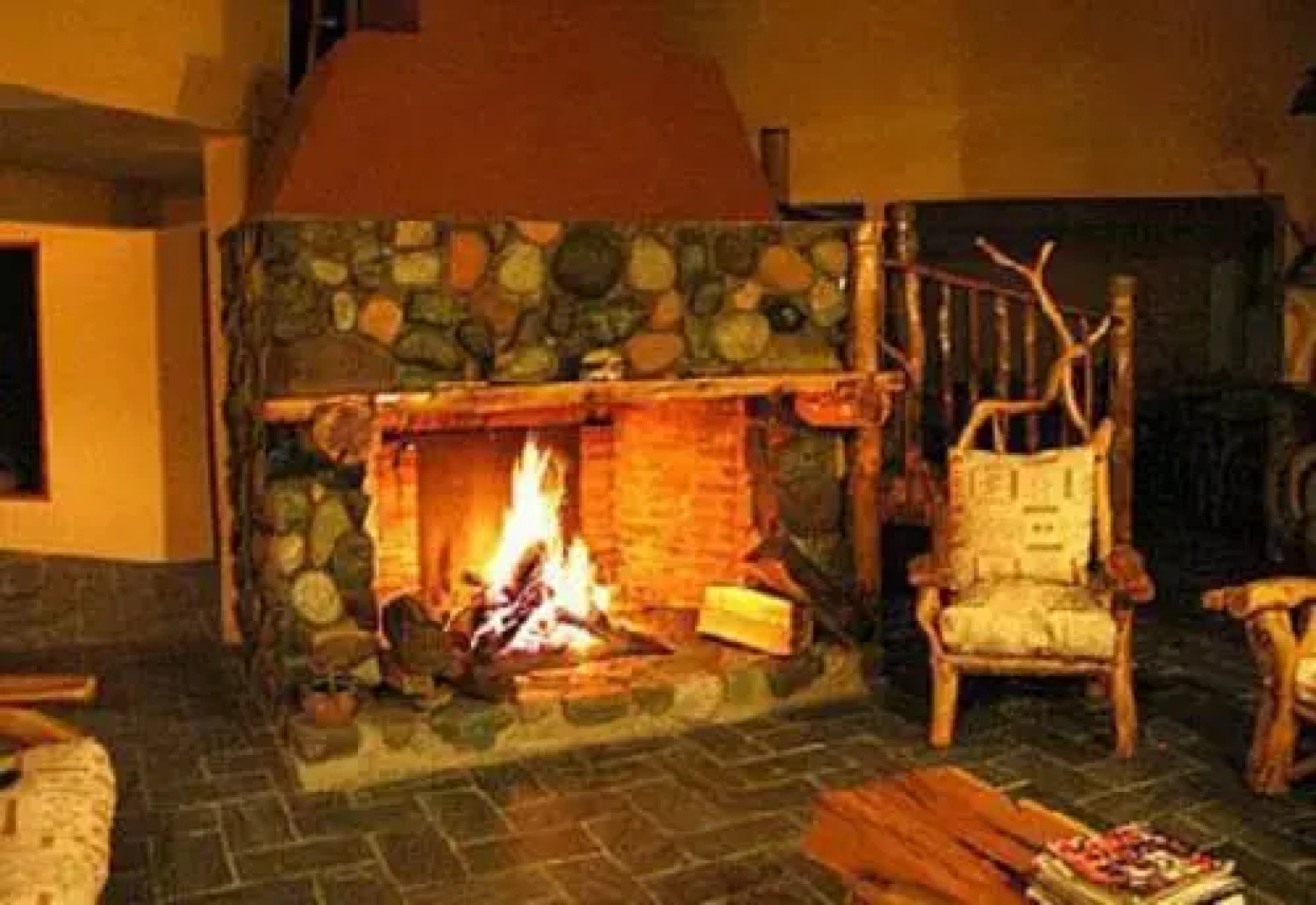 Hosteria y Cabañas Casa de Piedra