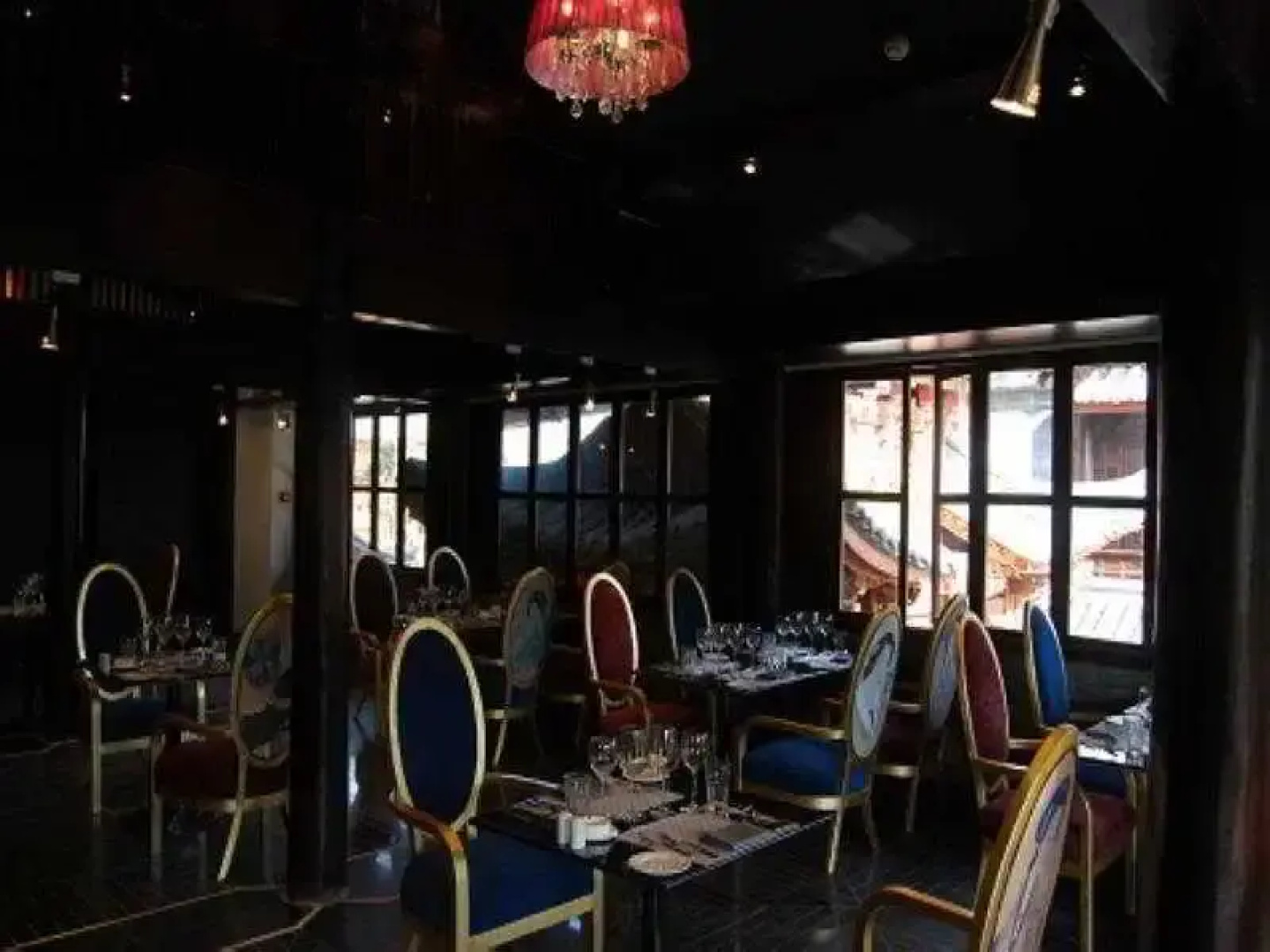 Chateau L'Act Hotel