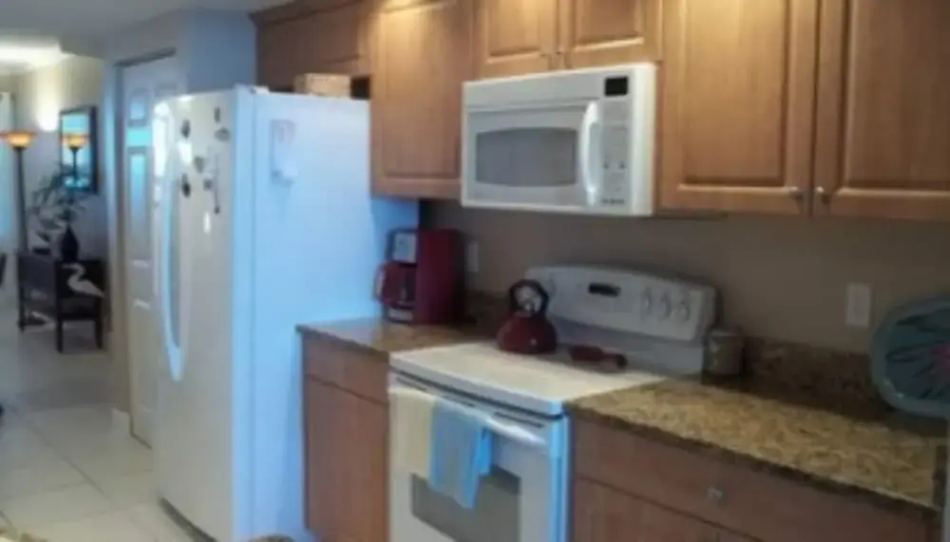 Great ocean views - 2 BR 2 BA - Di Mucci Twin Towers 1207