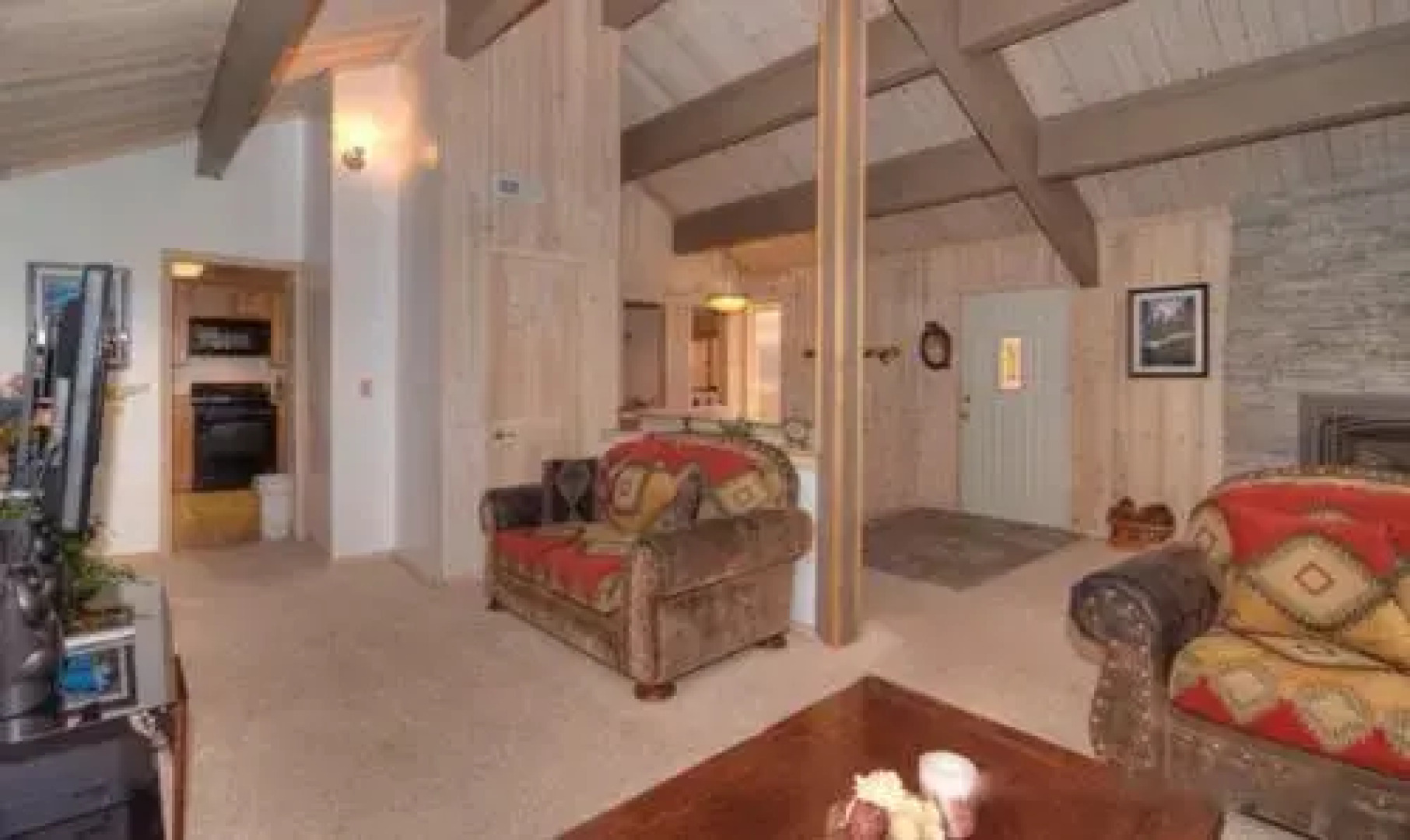 Spacious 3 North Shore Townhome 3 Br townhouse by RedAwning