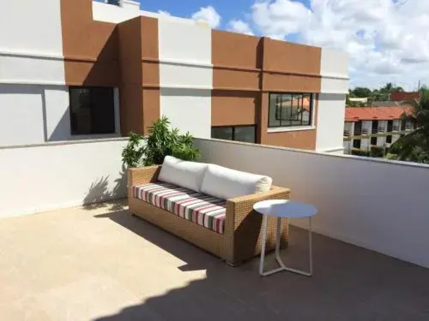 Lindo Apto 2/4 em Guarajuba