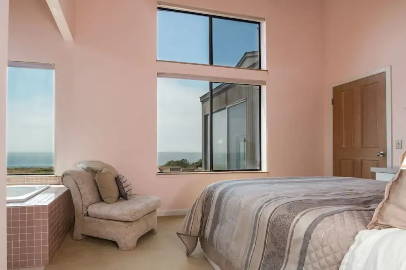 Seafront 3 Br home by RedAwning