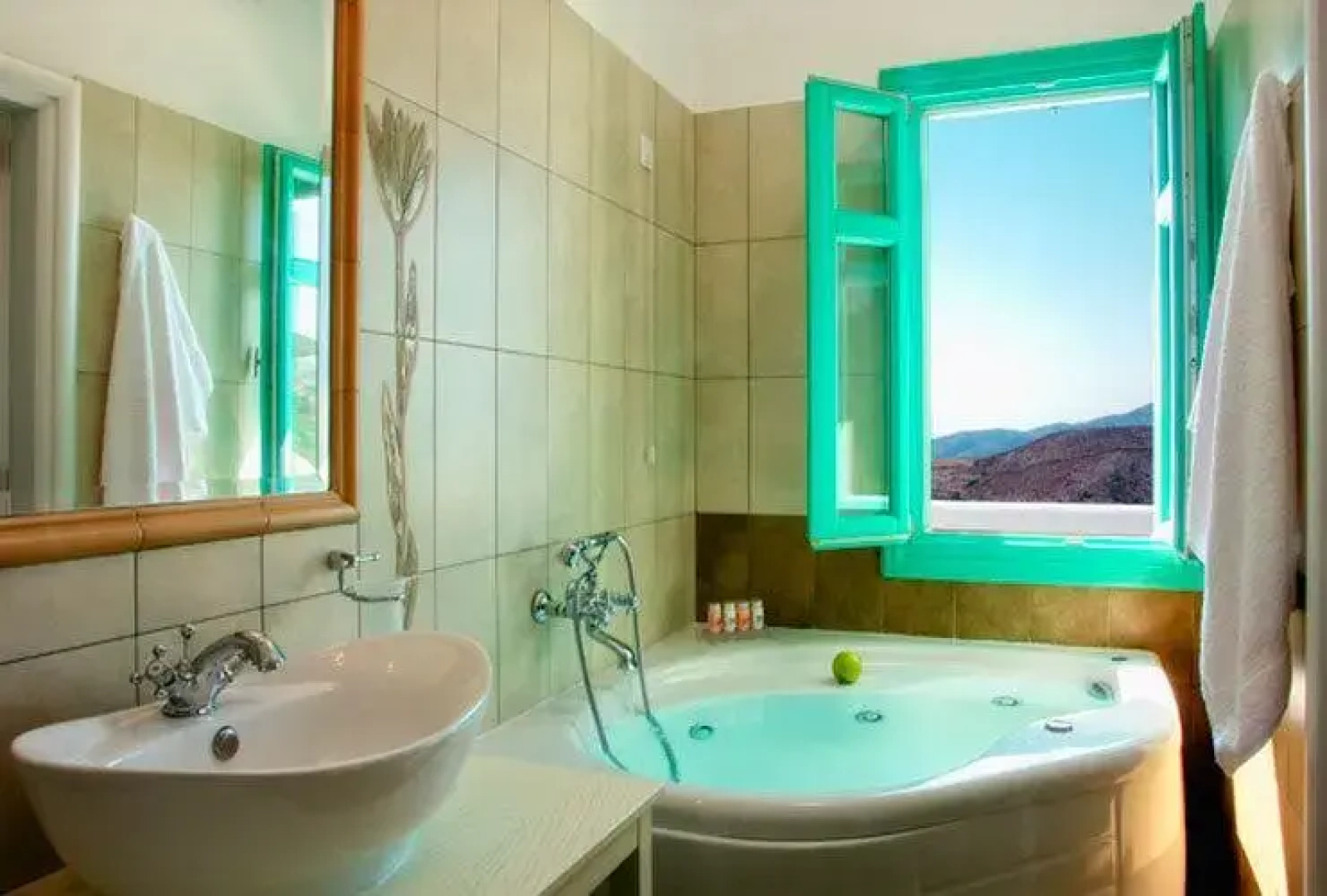 Aria Boutique Hotel