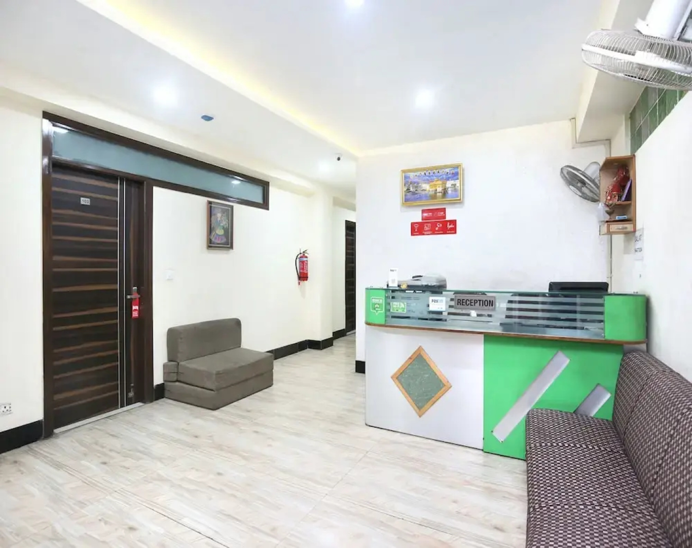 OYO 15030 Hotel ESS PEE Grand