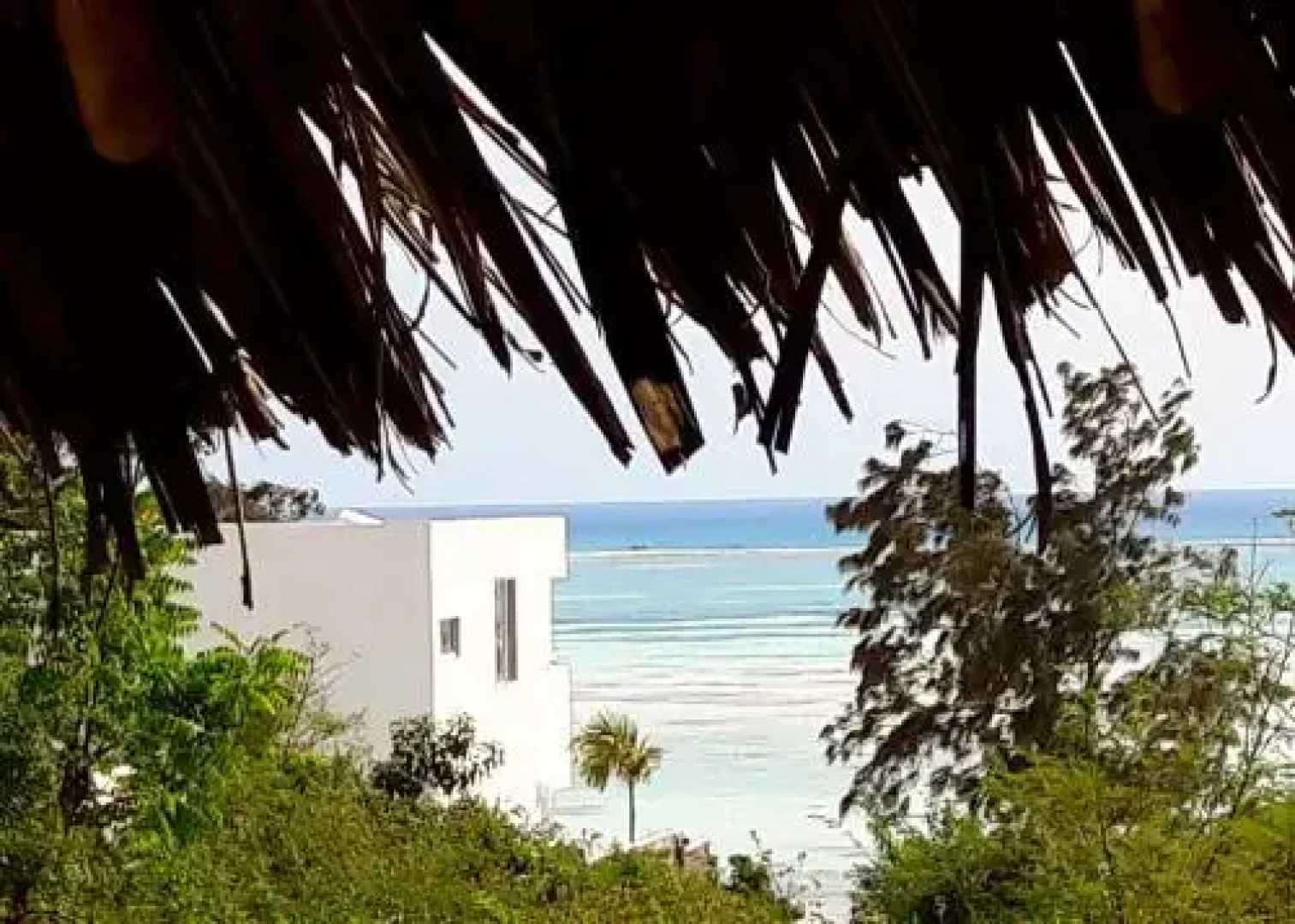 Mabwe Roots Bungalows