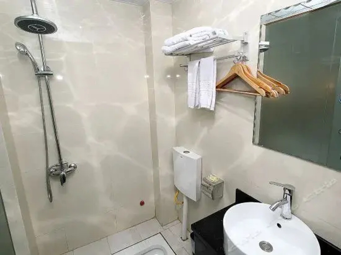Penglai Business Hotel