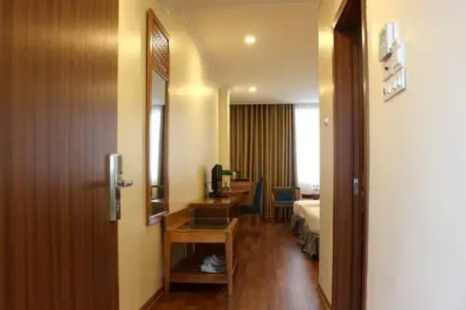 HS-Peace Hotel