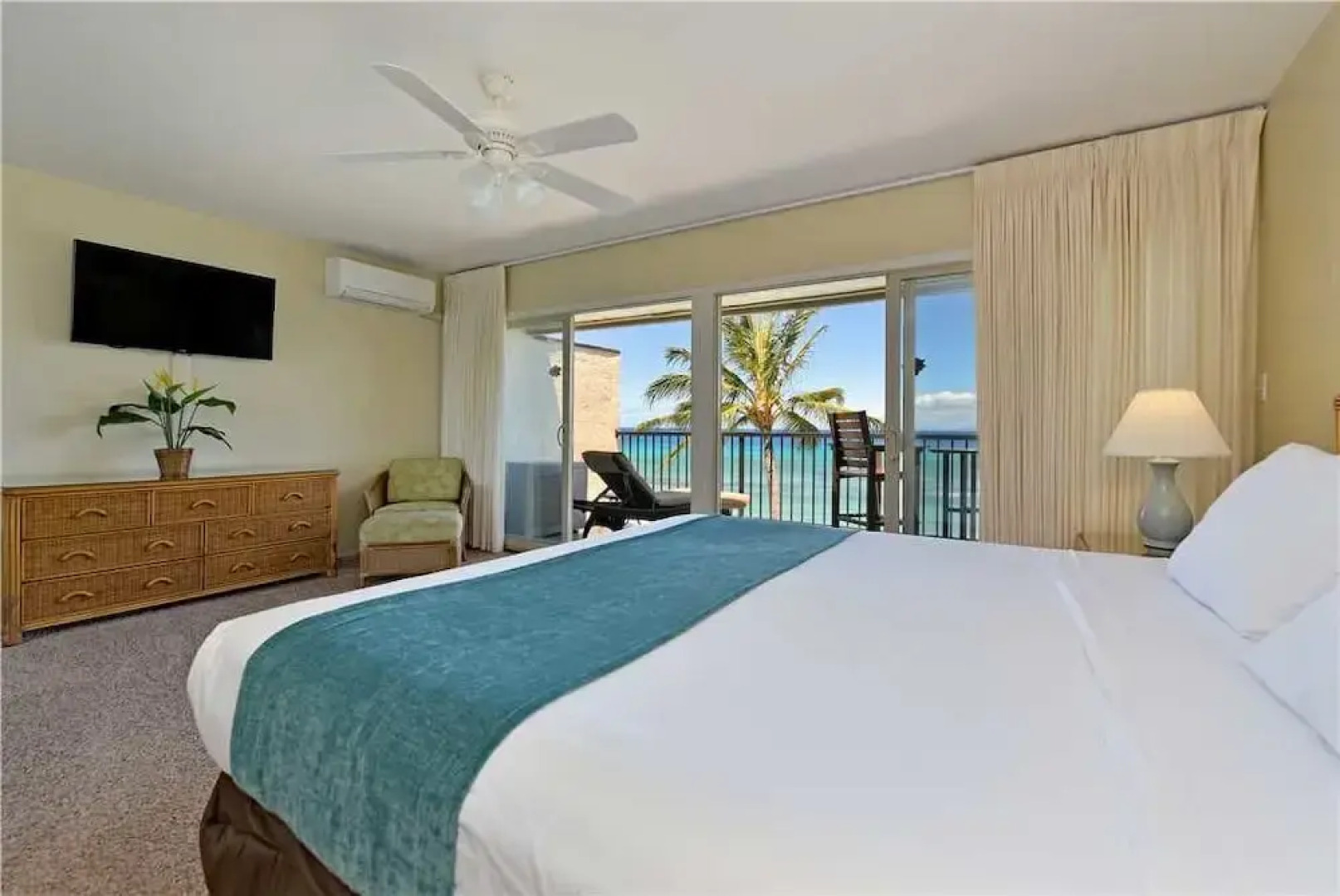 Lokelani #A205 - 2 Br condo by RedAwning