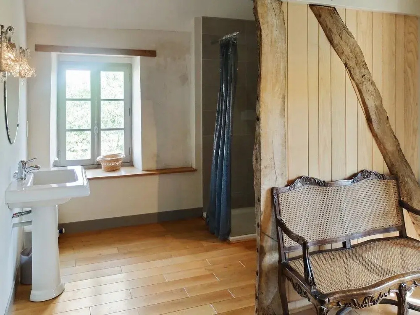 Ferme Familiale avec court de tennis