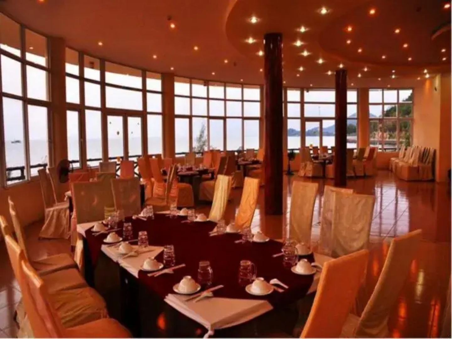 Nui Den Resort