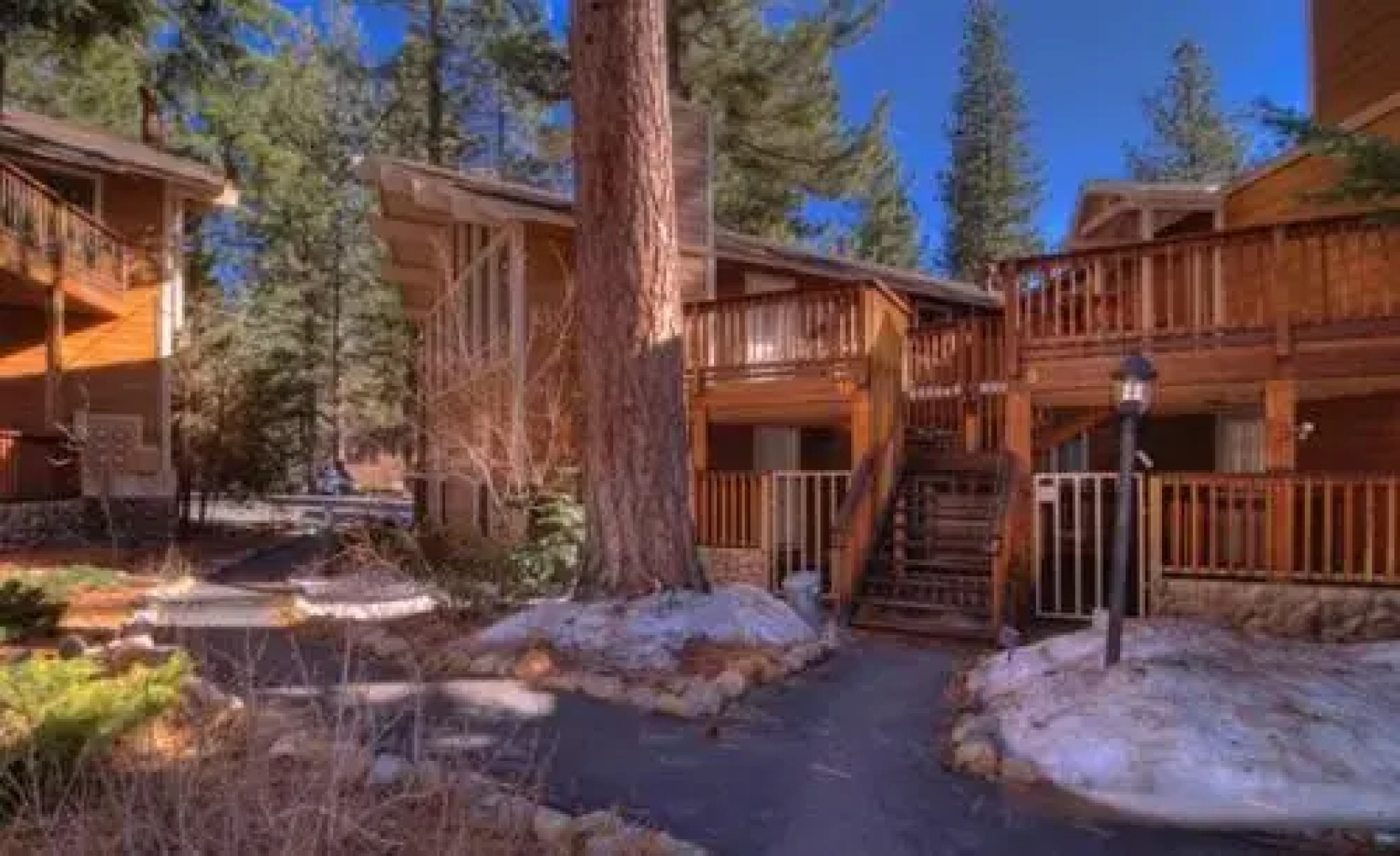 Spacious 3 North Shore Townhome 3 Br townhouse by RedAwning