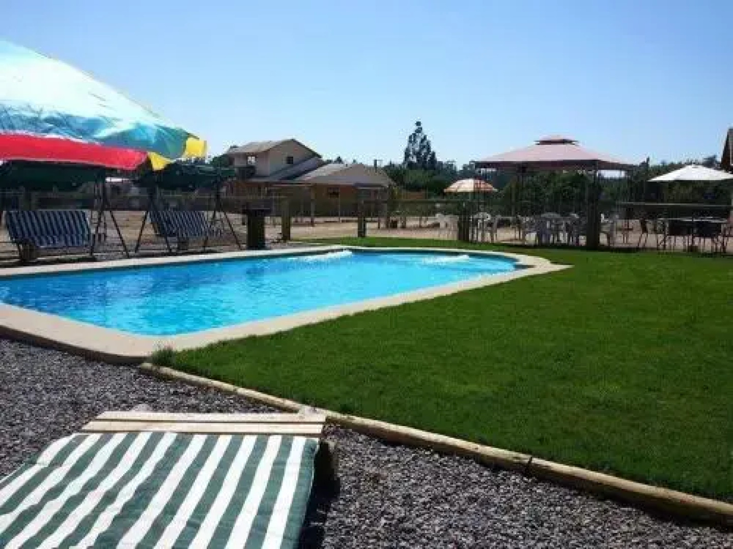 Cabañas & Club Montañita