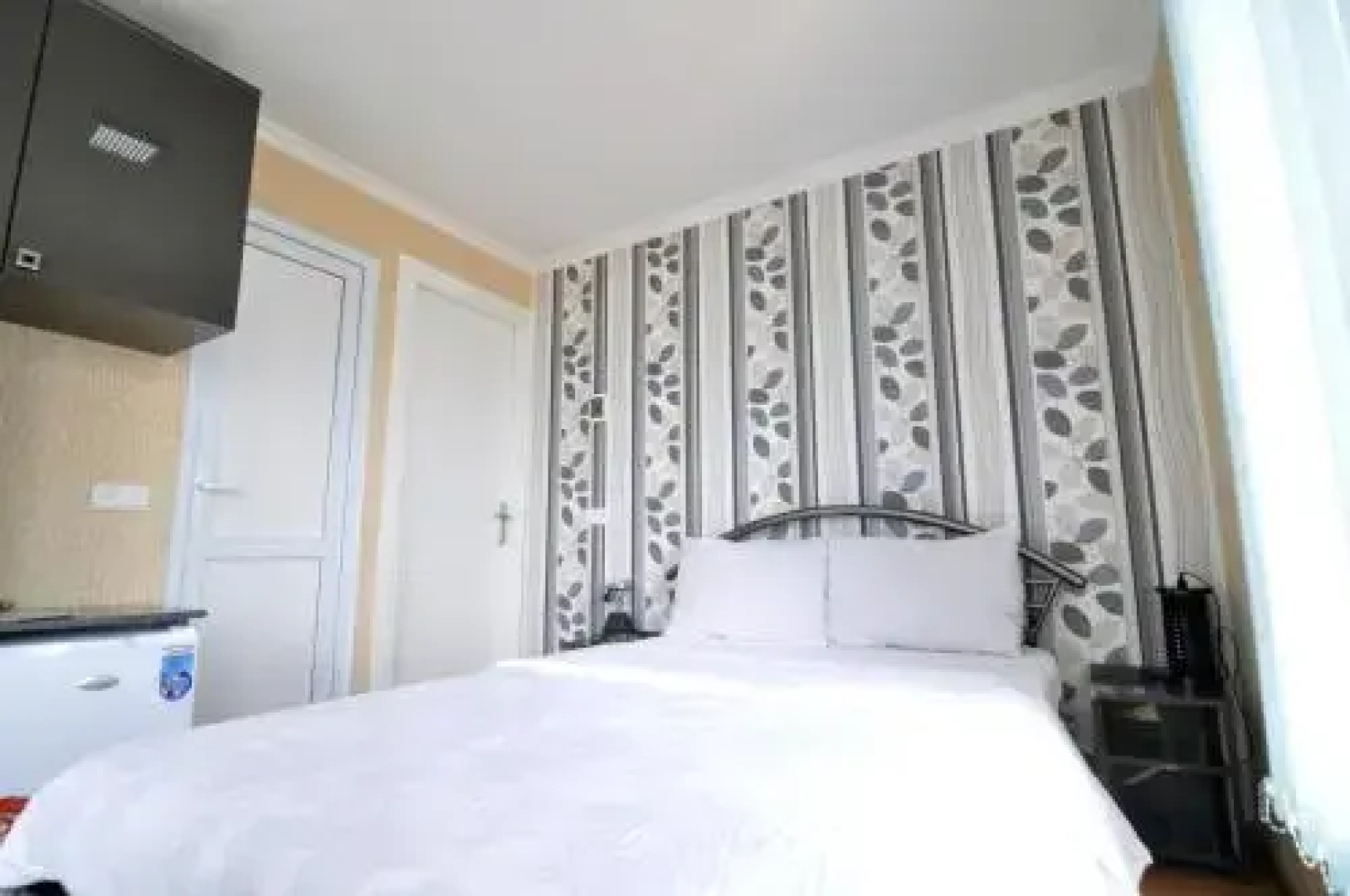 Aphra Hotel