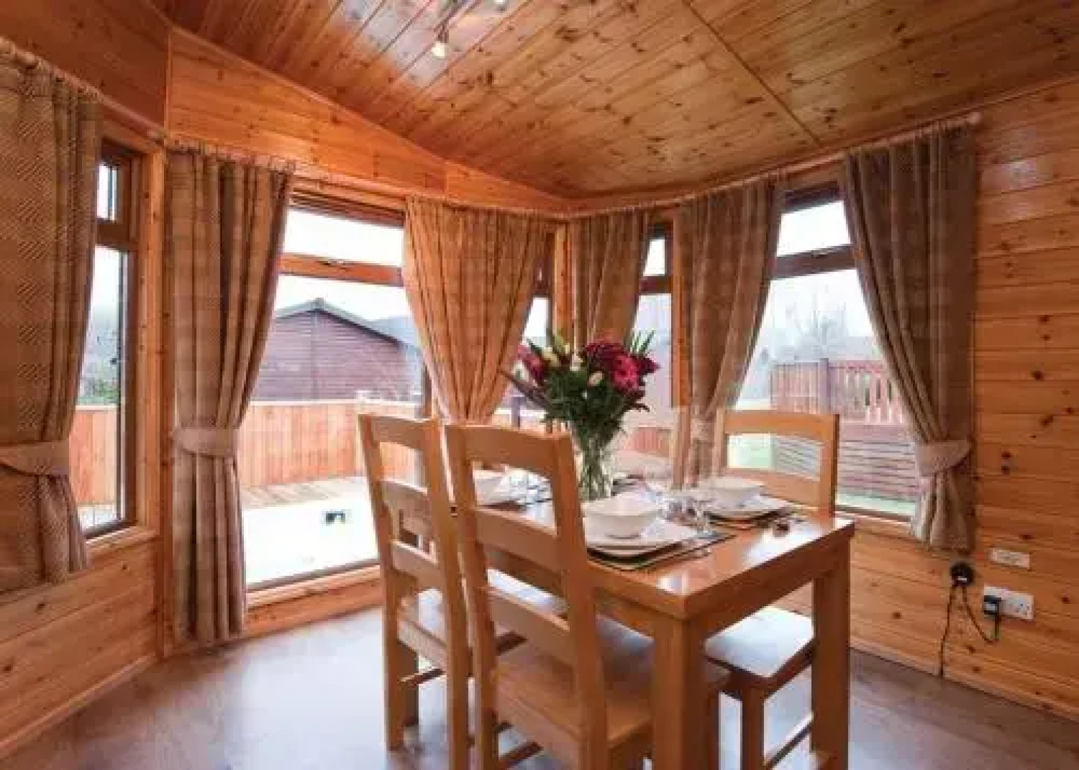 Ashlea Pools Lodges